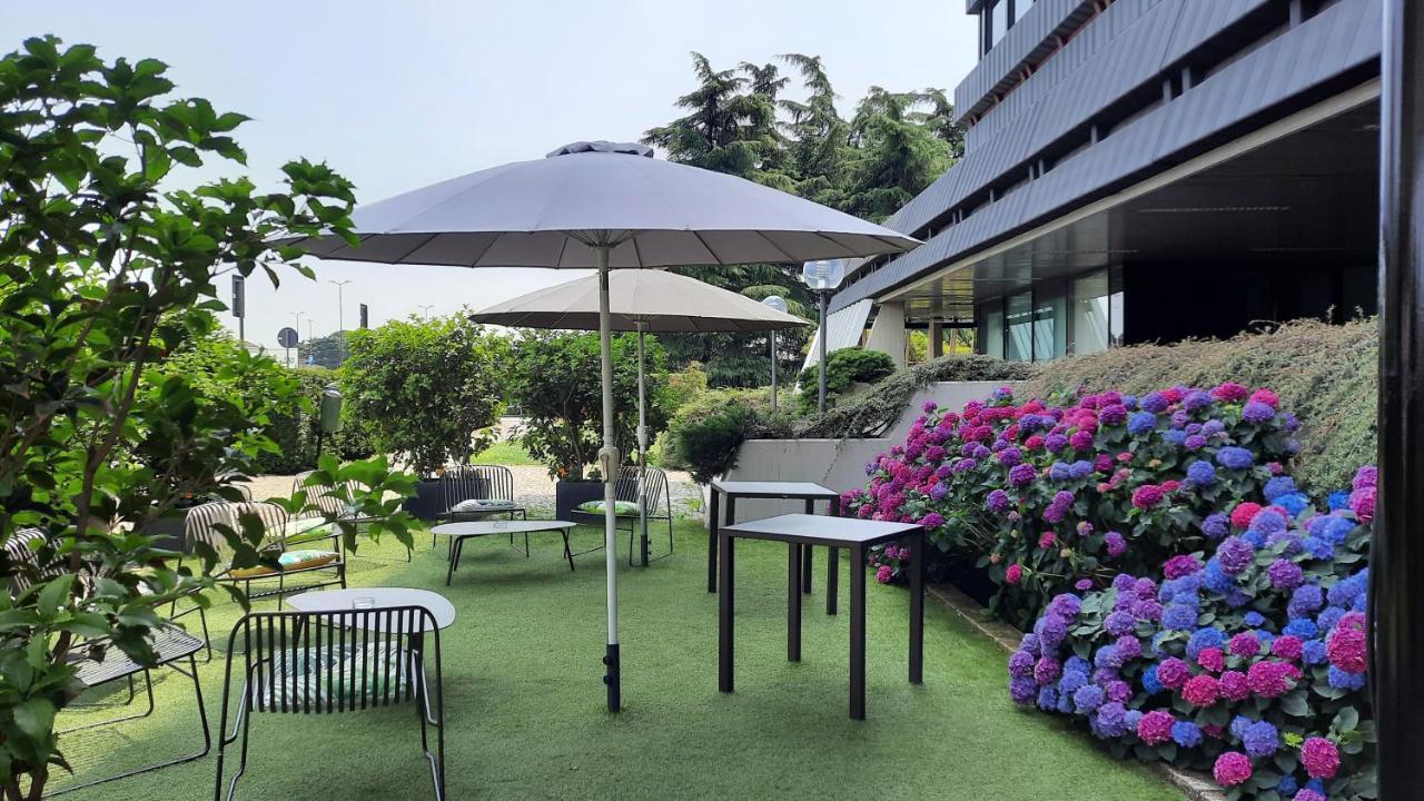 Mercure Milano Agrate Brianza Esterno foto